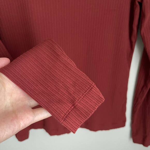 SPANX Red Rib Long Sleeve Scoop Neck Shirt (S) - Picture 4 of 7